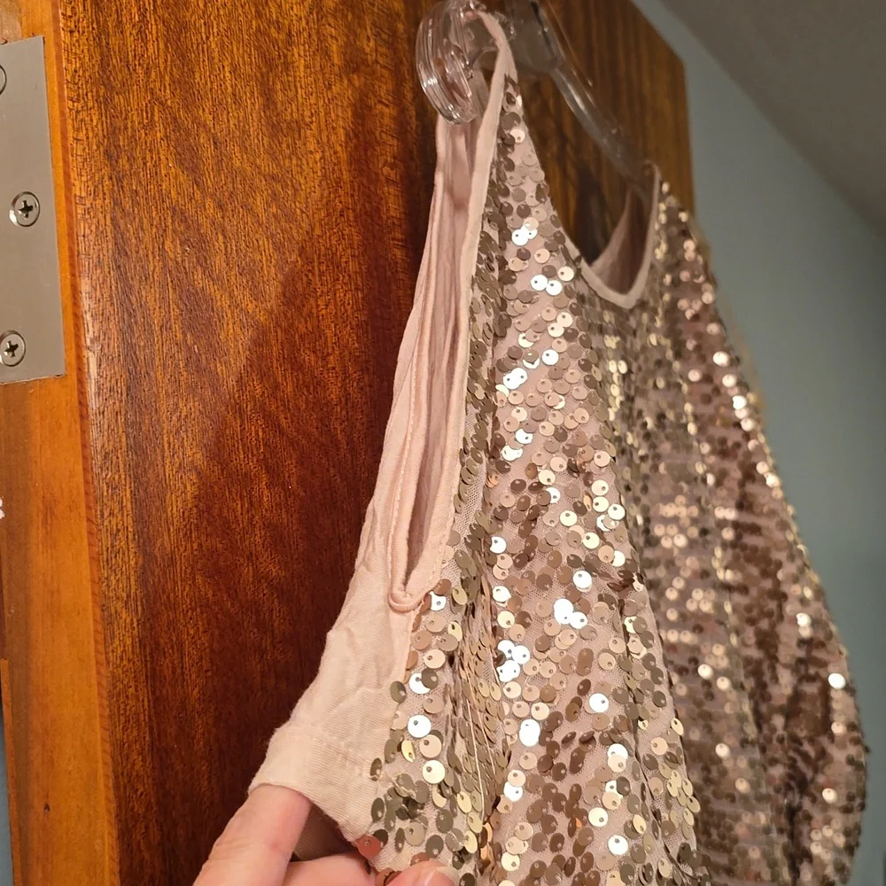 Women's Sequin top - Picture 2 of 5